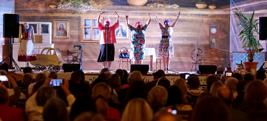 GMINA SANOK: „Gala Mody Zero Waste” w Kostarowcach. Tradycja i ekologia połączyły pokolenia [VIDEO, ZDJĘCIA]