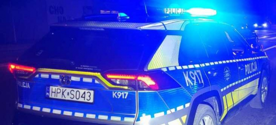SANOK: Spadł z ławki i uderzył głową o asfalt. Życie 45-latka uratował jeden telefon!