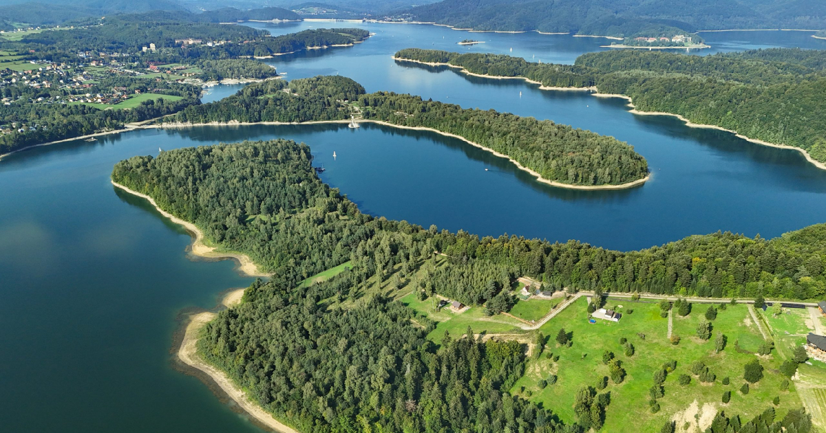 Bezpieczeństwo nad Jeziorem Solińskim wzmocnione. Nowoczesny sprzęt dla Bieszczadzkiego WOPR (ZDJĘCIA)