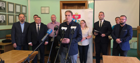 Radni Rady Miasta Sanoka zabrali głos. „Nie damy się wciągnąć w konflikt” (VIDEO, ZDJĘCIA)