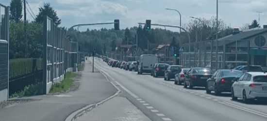 Zakorkowana droga w kierunku Leska i Bieszczad! Kierowcy utknęli na majówkowym szlaku