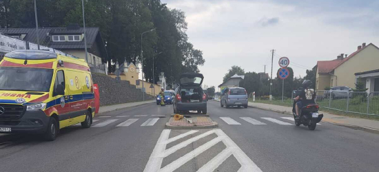 STARA WIEŚ: 53-latek źle się poczuł za kierownicą i uderzył w znaki. Z pomocą ruszyli policjanci