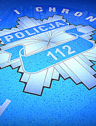 Koniec służby nie wyłączył czujności. Policjant po pracy odnalazł zaginionego seniora