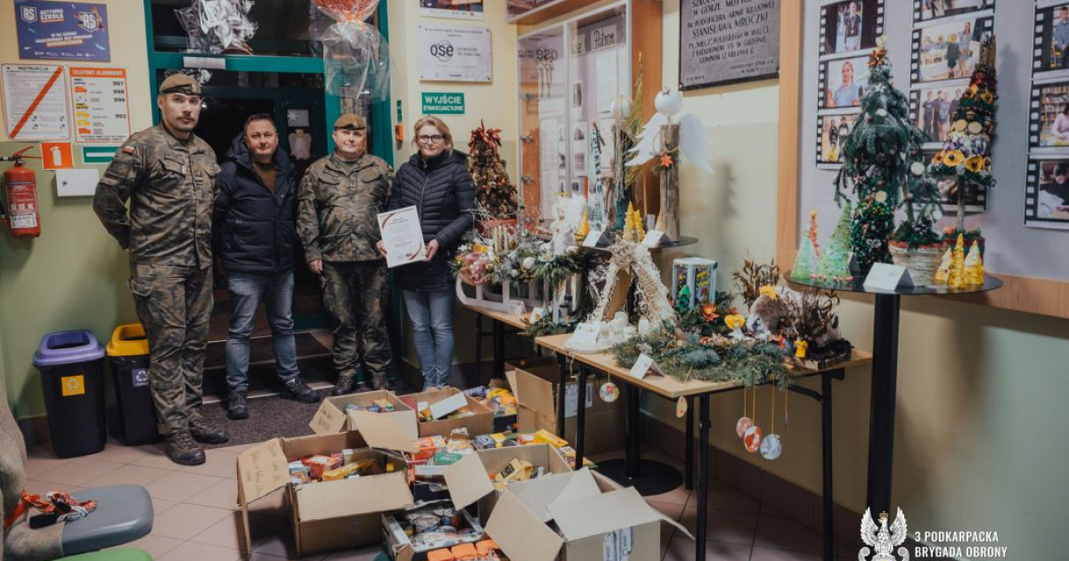 Żołnierze z podkarpacką paczką dla Kombatantów. Wzruszające spotkania i noworoczne życzenia