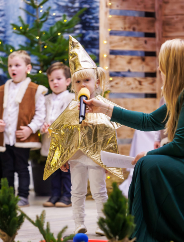 Magia Świąt w Nowosielcach – dzieci z Tęczowego Przedszkola w roli głównej [ZDJĘCIA]