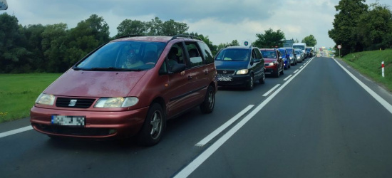 SANOK / ZAGÓRZ. Drogowcy kładą asfaltowy dywanik. Utrudnienia w ruchu (VIDEO, FOTO)