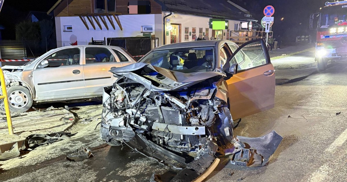 PISAROWCE: Groźne zdarzenie z udziałem trzech pojazdów. Utrudnienia trwały kilka godzin [ZDJĘCIA]