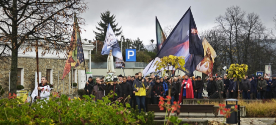 Siła modlitwy. Listopadowy Męski Różaniec (ZDJĘCIA)