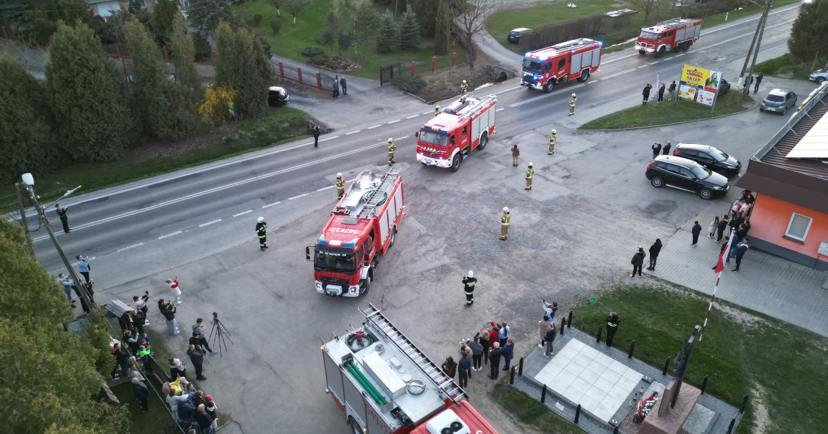 Wielkie święto w Pakoszówce. Strażacy z nowym wozem ratowniczym [VIDEO, ZDJĘCIA]