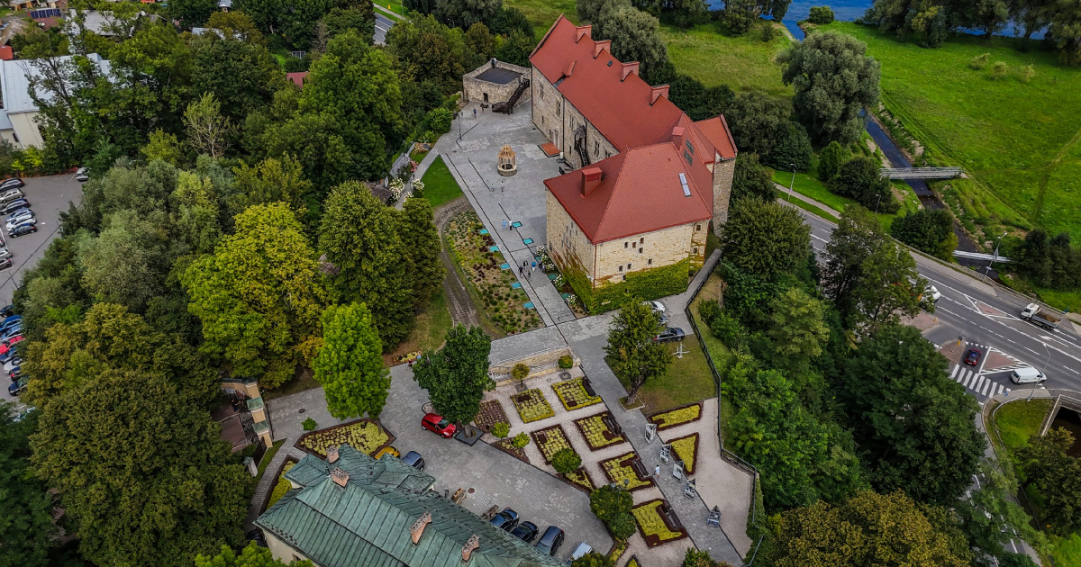 Zamek Królewski w Sanoku odzyskuje dawne oblicze! (VIDEO, ZDJĘCIA)