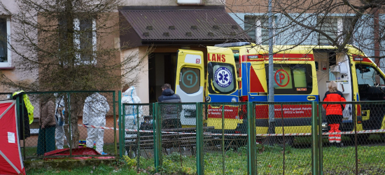 Prokuratura wszczęła dwa śledztwa po tragicznych wydarzeniach w Sanoku. Nie żyją 69-letnia kobieta i jej syn, czterech funkcjonariuszy rannych [VIDEO, ZDJĘCIA]