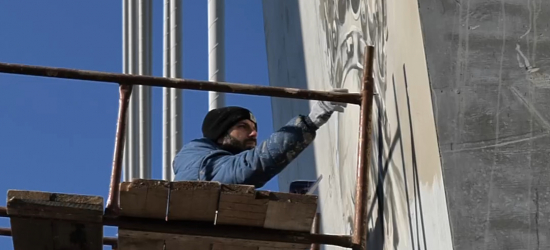 Na moście w Sanoku powstaje nowy mural (VIDEO)