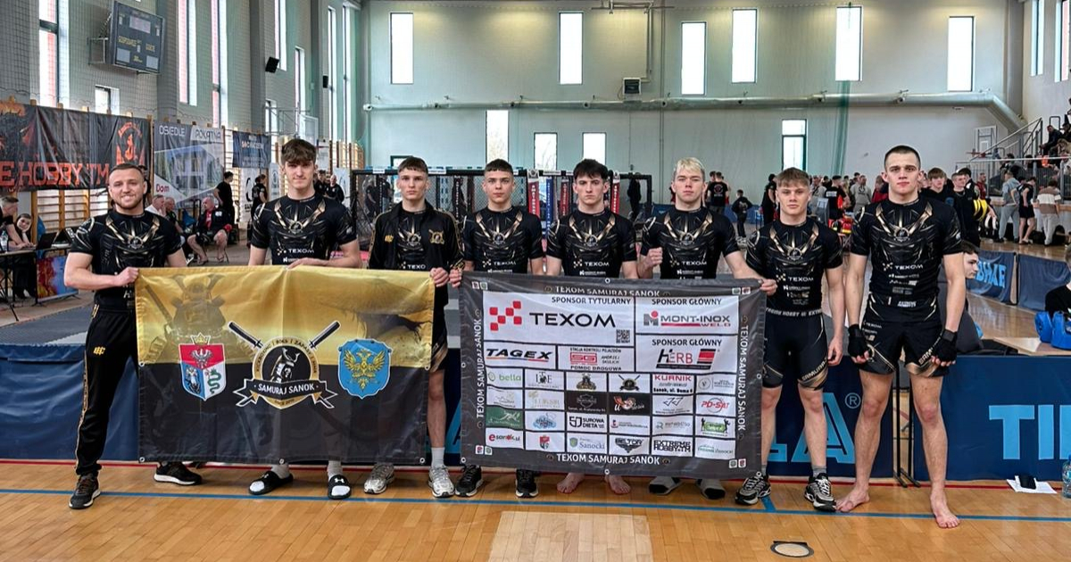 Jakub Szczurek i Łukasz Horodejczuk z Texom Samuraj Sanok z Pucharem Polski MMA