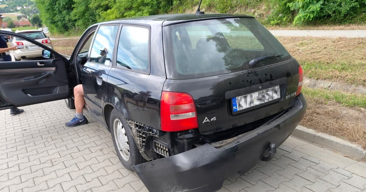 Ponad 3,2 promila za kierownicą. Pijanego kierowcę zatrzymali świadkowie