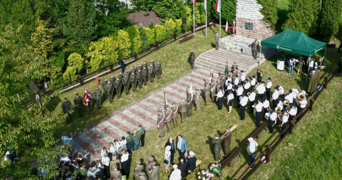 BYKOWCE. realizowane są uroczystości upamiętniające poległych żołnierzy. OGLĄDAJ NA ŻYWO