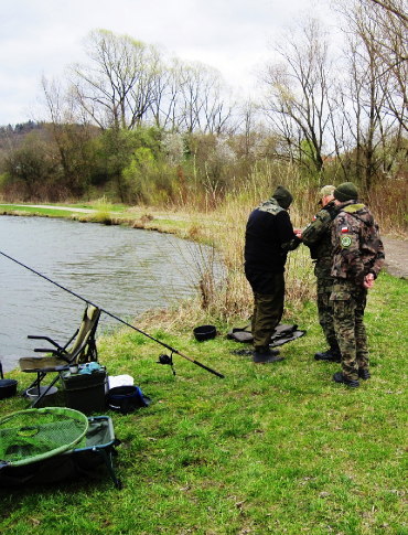 Straż Rybacka nad wodami. Świnka wraca z tarła, wędkarze pod lupą [ZDJĘCIA]