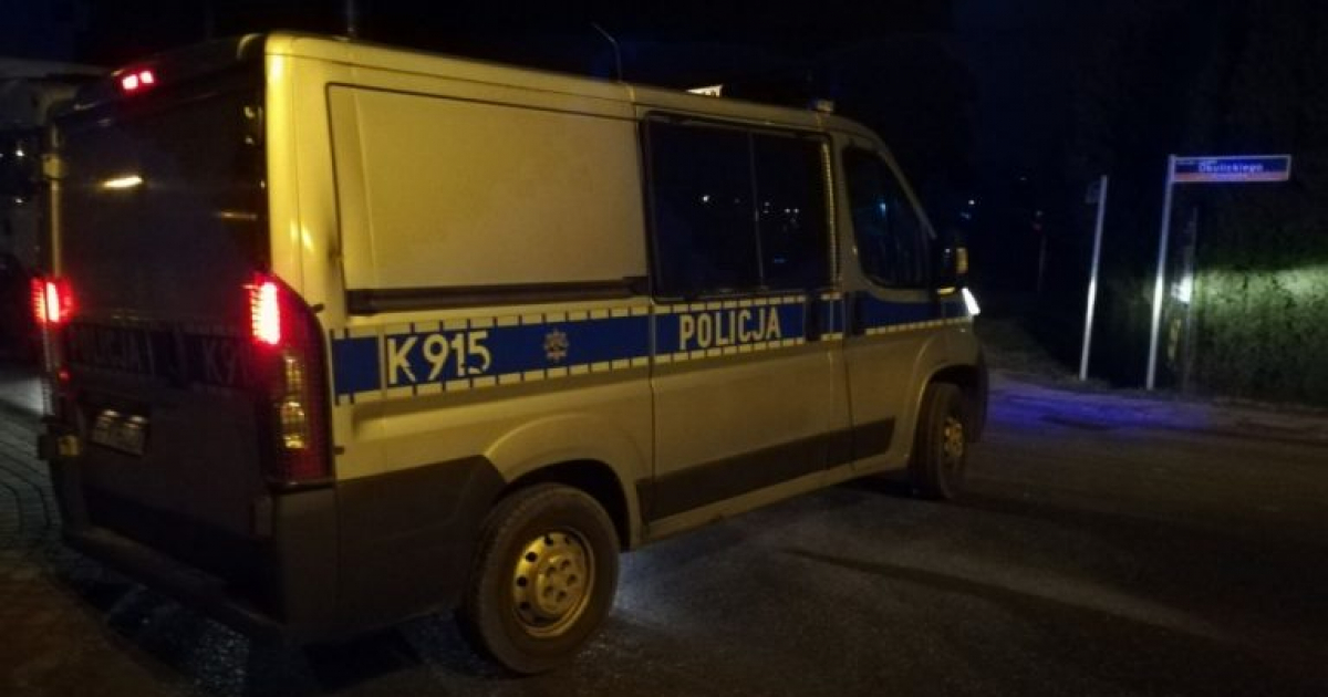 TYRAWA WOŁOSKA: Błąkał się przy drodze i nie wiedział, gdzie jest. Szybka reakcja zapobiegła tragedii