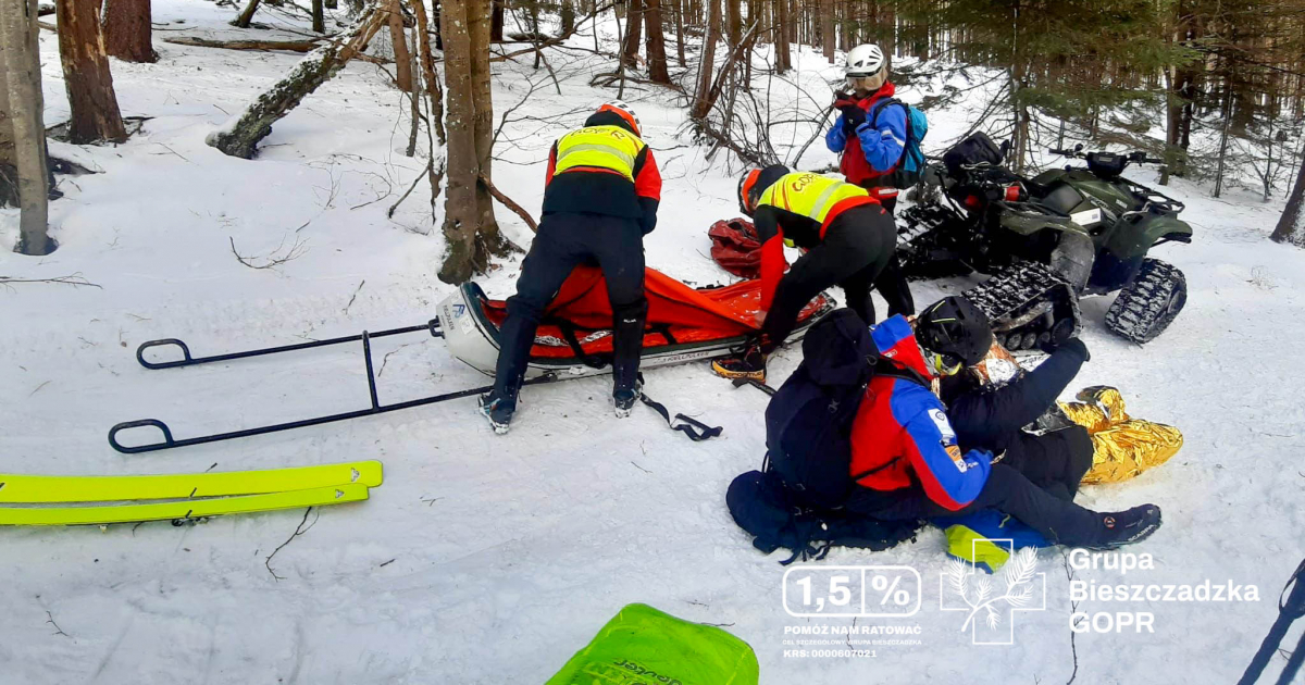 BIESZCZADY: GOPR podsumowuje intensywny tydzień. Dramatyczna walka o życie i seria wypadków [ZDJĘCIA]
