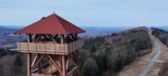 Widok na Bieszczady i okoliczne tereny. Wieża widokowa na Holicy (ZDJĘCIA, VIDEO  Z LOTU PTAKA)