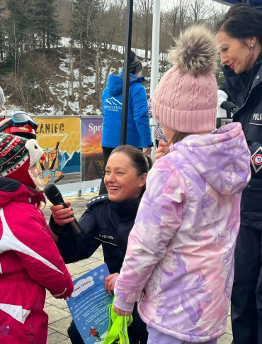 WAŃKOWA: Policjanci promowali bezpieczeństwo na stoku [ZDJĘCIA]