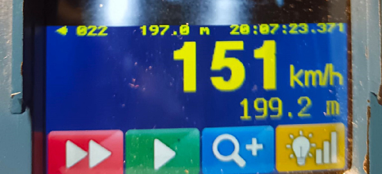 Pędził 151 km/h w terenie zabudowanym. 20-latek bez prawa jazdy zatrzymany przez policję