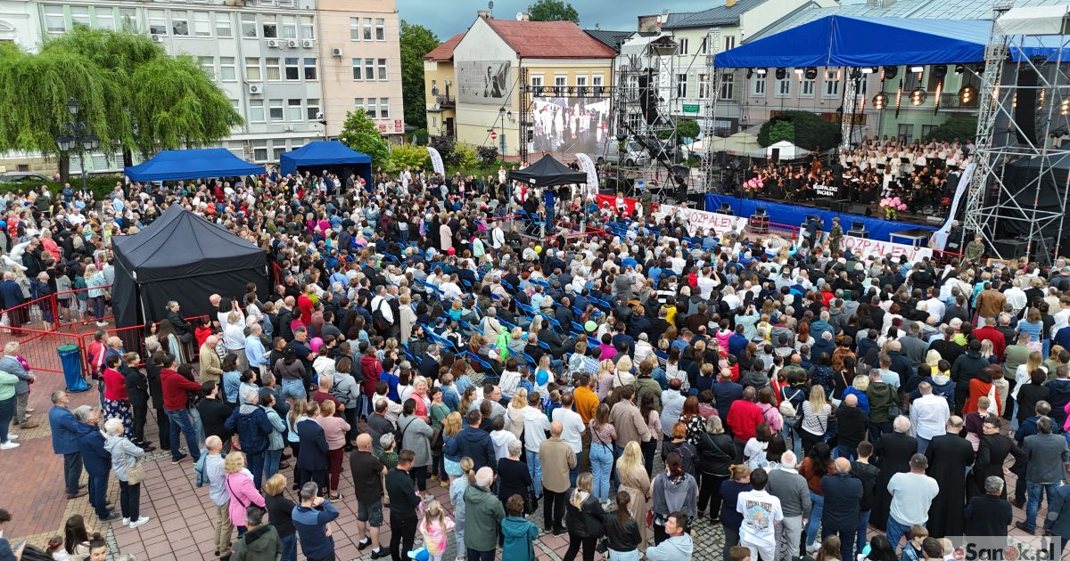 Na rynku w Sanoku muzyka stanie się modlitwą. „Rozpaleni Duchem” zbierają na kolejny koncert
