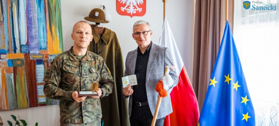Starosta Sanocki uhonorowany wyróżnieniem od 21. Batalionu Logistycznego