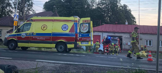 Samochód wypadł z drogi w Długiem. Kierowca trafił do szpitala [ZDJĘCIA]