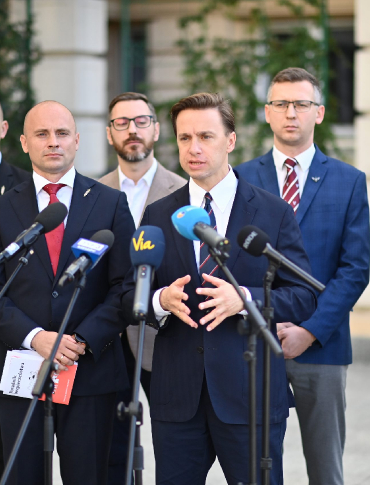 ALERTY RCB MASOWO WYCISZANE? Konfederacja krytykuje system ostrzegania. „To jest kabaret” [VIDEO]