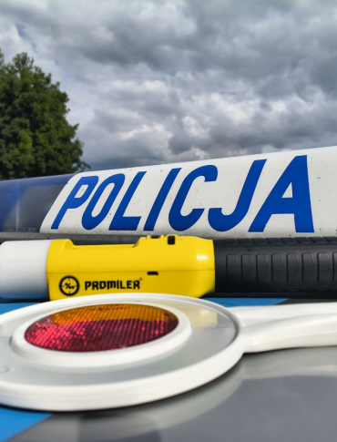 65-latek przyjechał ciągnikiem na zakupy. Miał ponad promil alkoholu!