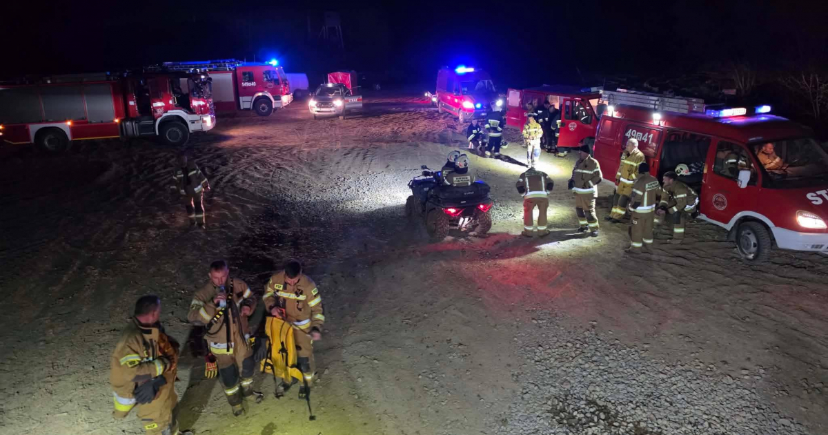 POŻAR LASU W LEŚNICTWIE DOBRA: Nocna walka z żywiołem. W akcji drony i quady [ZDJĘCIA]