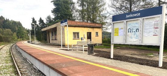 BIESZCZADY: Jankowce z nowym peronem, kolej na zmiany w Czaszynie