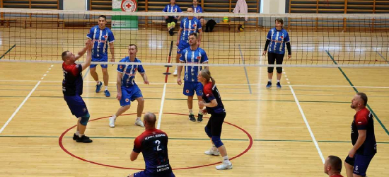 USTRZYKI DOLNE: Siatkarski bój i krew, która ratuje życie. Policjanci z odznaczeniami! [ZDJĘCIA]