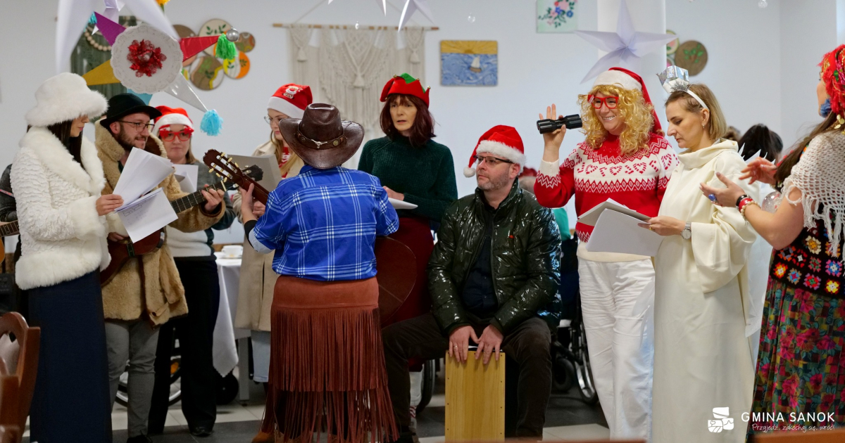 GMINA SANOK: Wigilijne spotkania seniorów. Świąteczna atmosfera i wspólne kolędowanie [ZDJĘCIA]