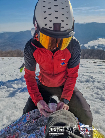 BIESZCZADY: Wypadki skiturowców i ewakuacja z połonin