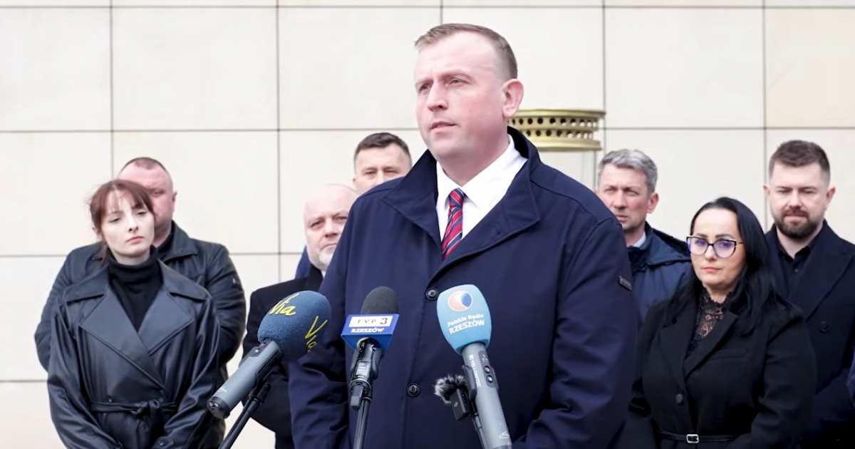 Spór o piece na Podkarpaciu. Tysiące podpisów pod wnioskiem o zniesienie ograniczeń [VIDEO]