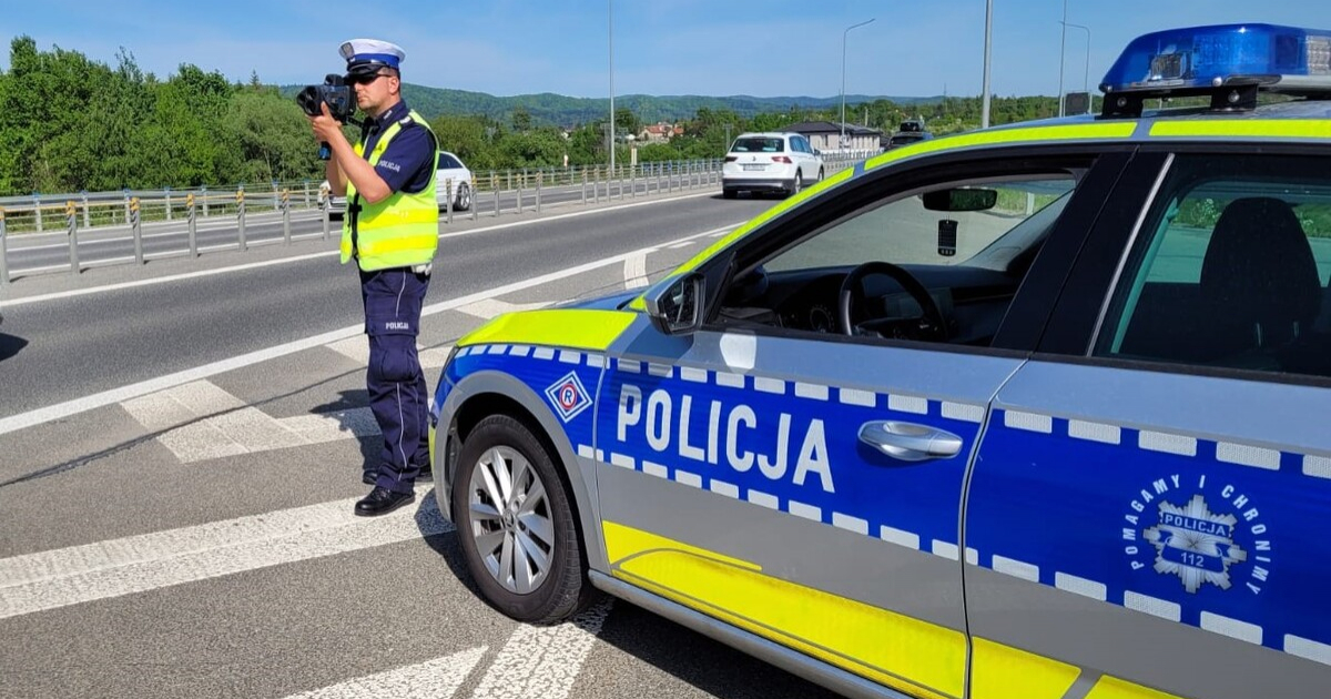 Pędzili 112 km/h w terenie zabudowanym! Stracili prawa jazdy