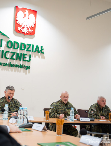 Spotkanie starostów z Bieszczadzkim Oddziałem SG w Przemyślu [ZDJĘCIA]