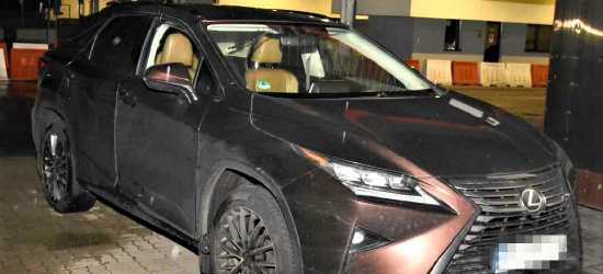 Podejrzany Lexus na granicy. Udaremniono próbę wywozu pojazdu na Ukrainę