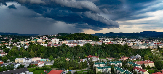 ALERT IMGW: Silne wichury uderzą w Podkarpacie