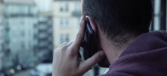 SANOK: Policjanci uratowali seniorkę przed oszustwem „na wnuczka” [VIDEO]