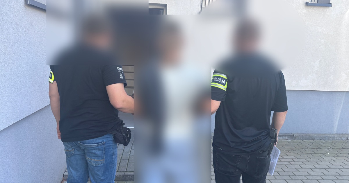 Ukradli złoto i biżuterię za 300 tys. zł. Policja zatrzymała dwóch mężczyzn