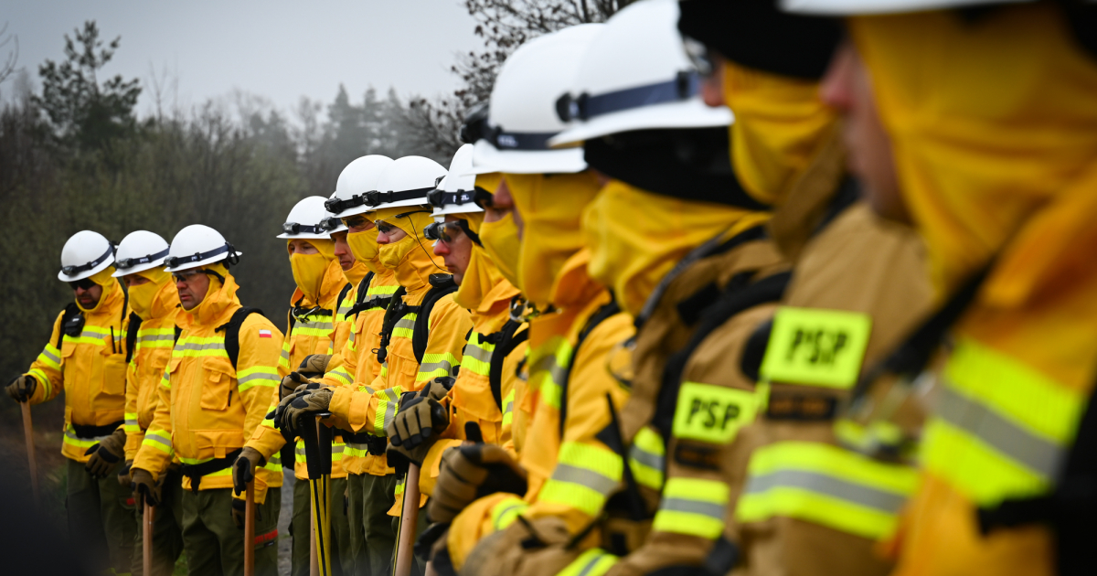 Pierwsze takie szkolenie na Podkarpaciu. Strażacy budują pasy ochronne [VIDEO, ZDJĘCIA]