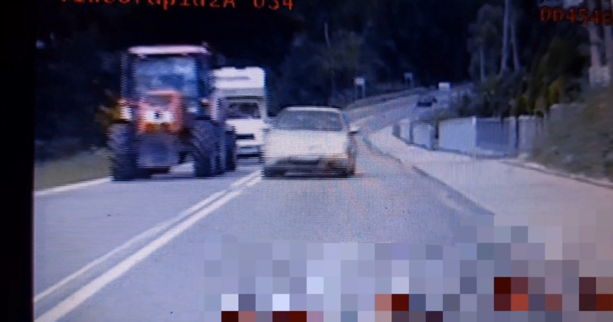 O krok od czołowego zderzenia z radiowozem. Kierowca odpowie przed sądem [VIDEO]