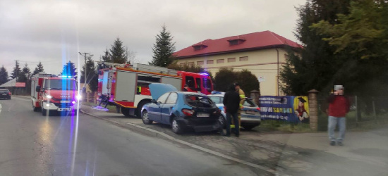 HUMNISKA: Zderzenie dwóch samochodów w rejonie szkoły (ZDJĘCIA)