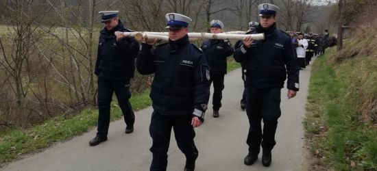BIESZCZADY: Nabożeństwo Drogi Krzyżowej dla służb mundurowych (zdjęcia)