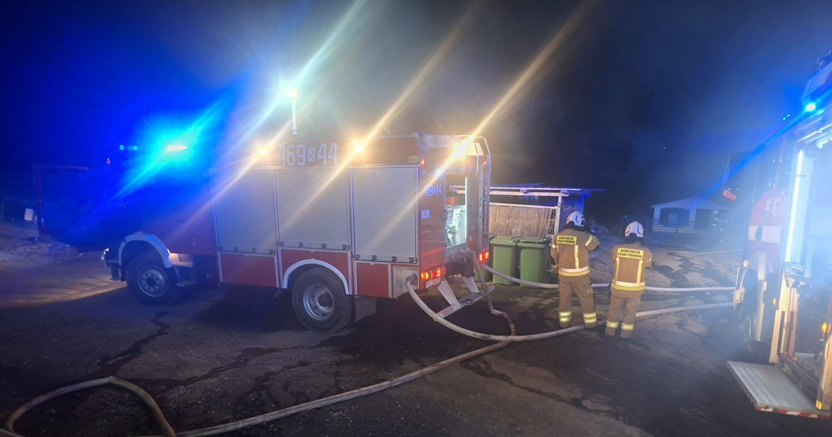 POLAŃCZYK: Nocny pożar domku wypoczynkowego. Straty są ogromne [ZDJĘCIA]