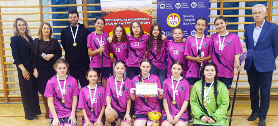 Historyczny sukces Zespołu Szkół w Nowotańcu w finale wojewódzkim unihokeja