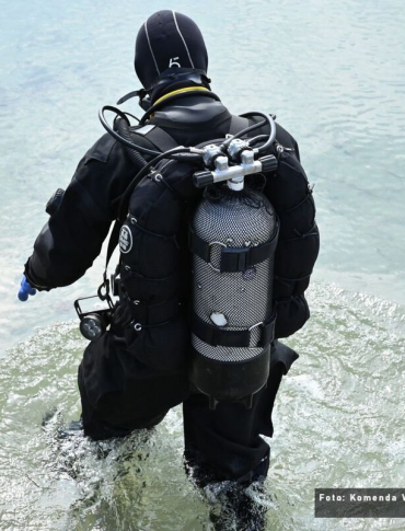 Nowoczesna technologia pod taflą wody. Podkarpaccy kontrterroryści z nowym sprzętem [ZDJĘCIA]