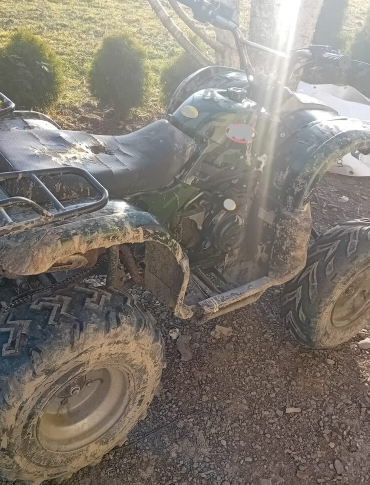 IZDEBKI: Wypadek na quadzie. 31-latka uderzyła w bariery i trafiła do szpitala